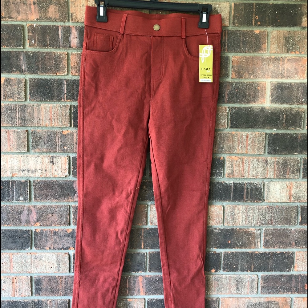 Lara chili colored leggings size medium